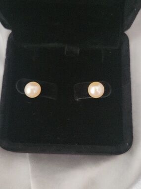 LOW START New Genuine Pearl  Earrings